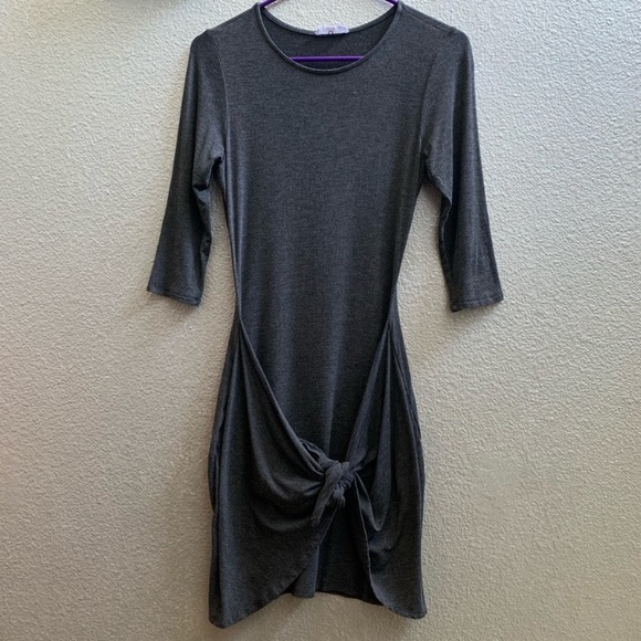 Amelia James Dresses & Skirts - GRAY KNOT DRESS